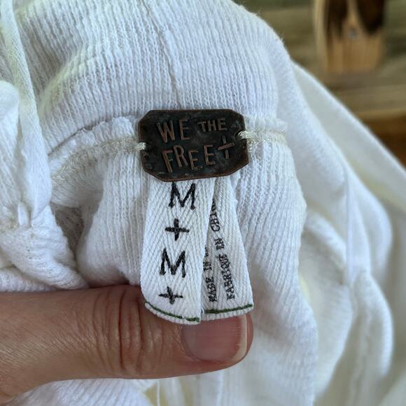 Free People We The Free Tara Split Back Turtle Neck Top White Size M - Picture 7 of 8